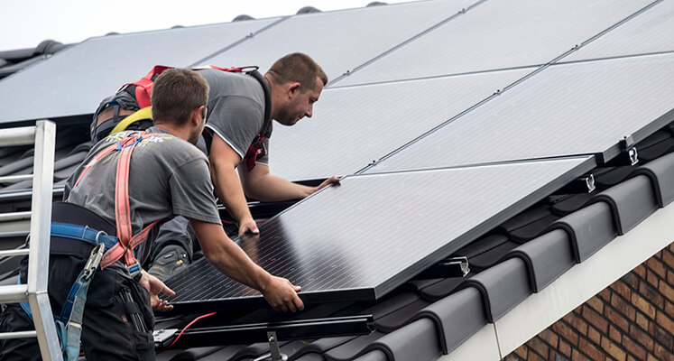 Zon­ne­pa­ne­len kunnen stroom niet kwijt