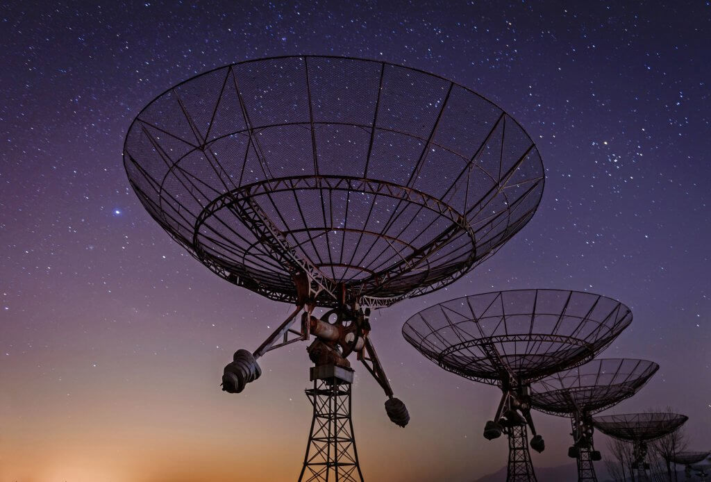 Radiotelescoop in Westerbork krijgt krachtige upgrade voor zoektocht naar raadselachtige signalen ui